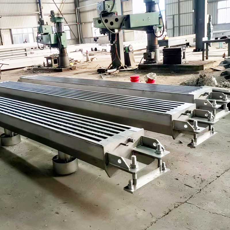 Customized prefabrication of pipelines